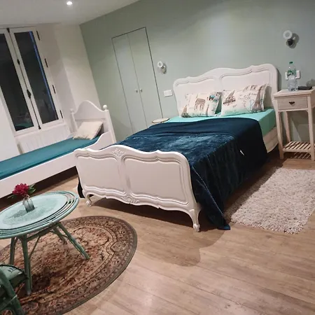 Un Petit Moderne Et Conviviale 3* Ranville